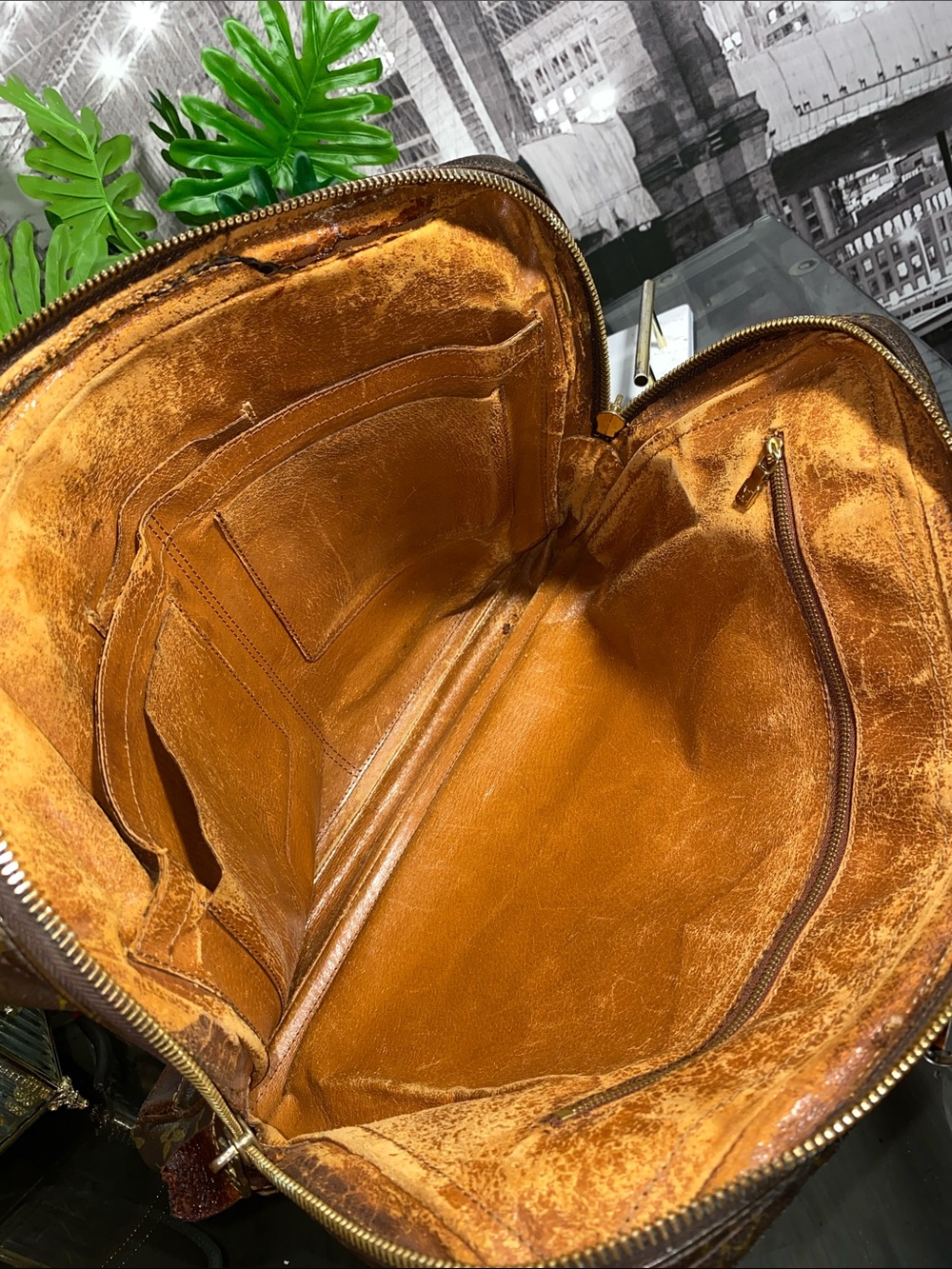 Authentic Vintage Louis Vuitton Brown Monogram Canvas Weekender/Document Bag - Picture 11 of 16